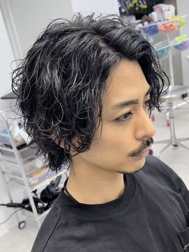 フィフス トウキョウ (fifth TOKYO) メンズミディアムパーママッシュウルフカット波巻きスパイラル