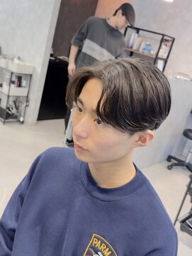 アビー ランシェル(ABEY LENCIEL) センターパート/毛流れパーマ