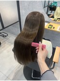 オリーブベージュ