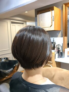 サロンドエー(SALON DE A) えり足短めショートヘア【港南台駅/洋光台駅/本郷台駅】