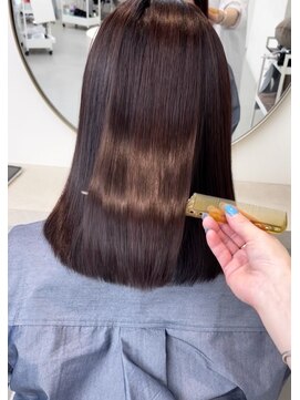 アーバン(URBAN.) 【髪質改善！中性ストレート】KANAKO