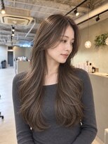ウト(Uto)&nbsp;レイヤーカット/グレージュ/髪質改善/メテオ/京都烏丸四条