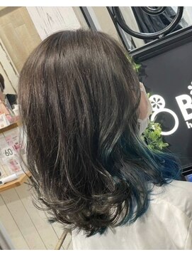 バースディ ザスクエア店(Birthday) ミディアムレングスのレイヤースタイル