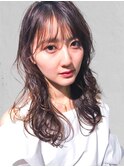 くびレイヤー小顔フェミニンミディアムヘア