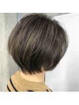 マルフェ 天王寺(marfe) ショートカットハイライトカラー白髪ぼかしデザインカラー