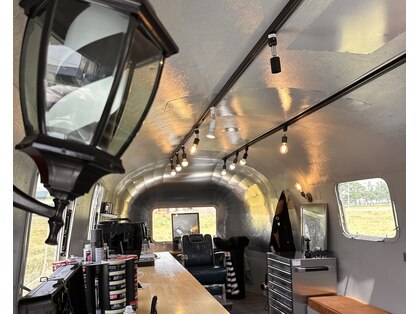 ユーゼンバーバーエアーストリームベース(YUZEN BARBER AIR STREAM BASE)の写真