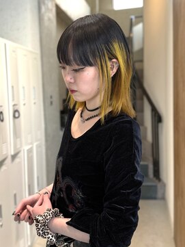 ヒカリス ヘアー 相川店(HIKARIS hair) ブラックとハニーイエローのグラデーションカラーとレイヤーボブ