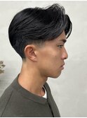 刈り上げセンターパートテーパーフェードカットニュアンスパーマ