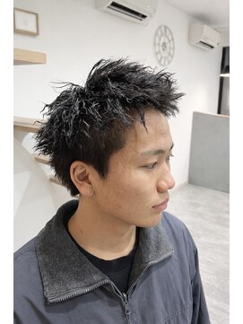 大人スパイキーパーマ