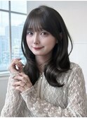 ぱっつん前髪顔周りカット韓国レイヤーくびれミディアムロング