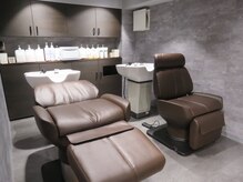 if men's salon 柏 メンズカット&メンズパーマ【9月1日NEWOPEN(予定)】の雰囲気(シャンプー台は完全に横になれるのでメンズのお客様に好評です。)