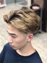 グランドベル(Grand BELL)&nbsp;【バーバースタイル】スキンフェードセンターパート