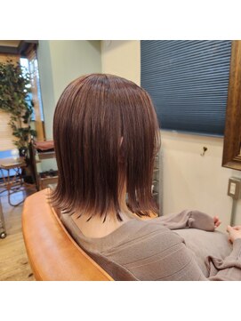 エルムトウキョウ(ELM Tokyo) ピンクベージュでハイトーンでもツヤ髪に☆