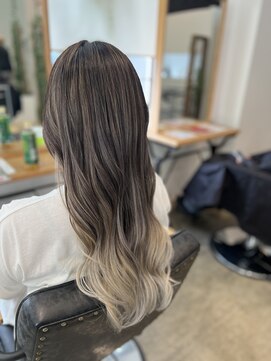 ノチ(Noci) バレイヤージュ/グレージュ/ロング/ブロンド