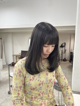 ニュイアン(nuian) dark olive