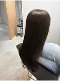 オリーブベージュ