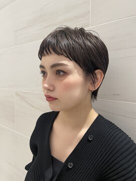 ピークアブー アヴェダ ギンザシックス(PEEK-A-BOO AVEDA GINZASIX) ワイドバング×オン眉×ショートウルフ