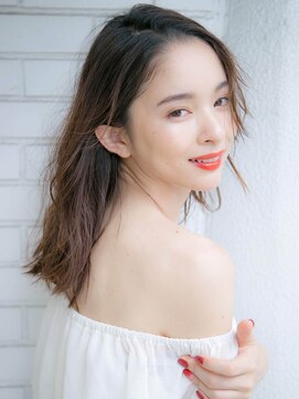 ルティア(Lutia) 大人かわいい ハイライト ゆるふわウェーブ