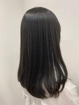 エスカーラ 表参道(THE ESCALA) ブルーグレージュ&髪質改善トリートメント【タビラマユミ】