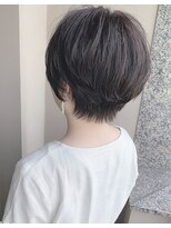 大人可愛い20代30代40代小顔ワンサイドショートボブ丸み前下がり