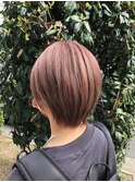 ピンクベージュ