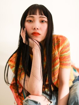 トゥコ(tuco) 黒髪 ロング ぱっつん ぱっつん前髪 個性的 モードカジュアル