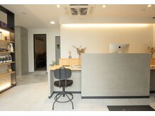 完全マンツーマンだから出来る高品質なサービス。ケアが最高レベルで洗練されたデザインも提供出来るサロン
