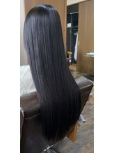 【酸性ストレート】ダメージ時を抑えて“自然なツヤストレートへ”