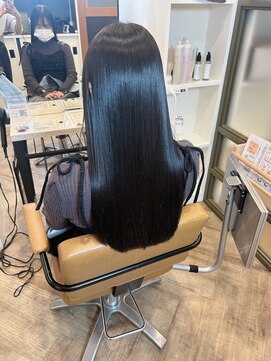 プラス ファースト ヘア(Plus 1st) ダークグレージュ×髪質改善トリートメント×艶髪ストレート