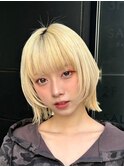 顔周りレイヤーカットくびれヘアミルクティーベージュカラー