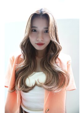 キングスベリー(Hair Relaxation King's Berry) 顔まわりレイヤー×ハイトーンヘア