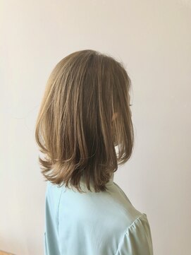 リール(reel) 【reel hair design】レイヤースタイル くびれヘア