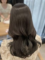 アリュウル 表参道 青山(Allure)&nbsp;透明感オリーブグレージュ×レイヤーカット○伊藤