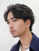 テン 心斎橋(tenn.)&nbsp;メンズセンターパート七三分けパートニュアンスパーマ刈り上げ
