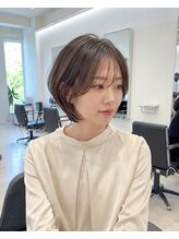 《大人女性の支持◎》丸みと軽さで頭の形を整える、女性らしいショートレイヤー＊