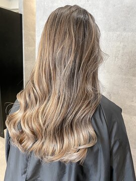 オリ(‘Oli) 細め大人ハイライト＿パールベージュ