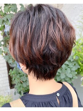 ヴィアンカ(Vianca) 短めショートと美パーマ