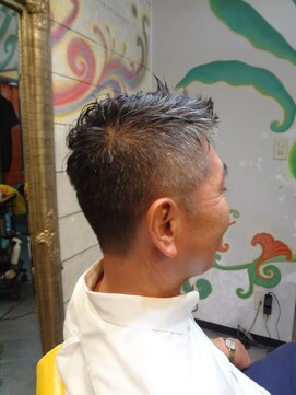 九もんヘアースタジオ ナチュラルフェード