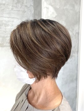 ラッキーヘア 加古川(Lucky Hair) 髪質改善◎白髪ぼかしハイライト×大人ショート【浦田】