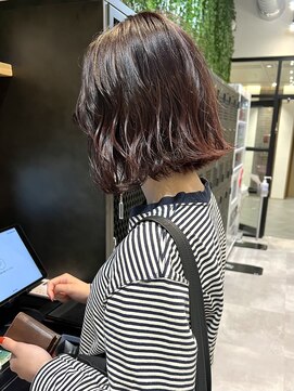 ラフ 新宿(Laff) 新宿 大人可愛い 20代30代40代 外はねボブ 切りっぱなしボブ