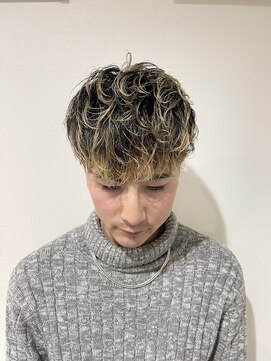 ヘアステーションフラット(HAIR STATION FLAT) 前下がりスペインカール