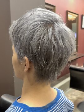 ミヤビ(MIYAVI) ホワイトカラー