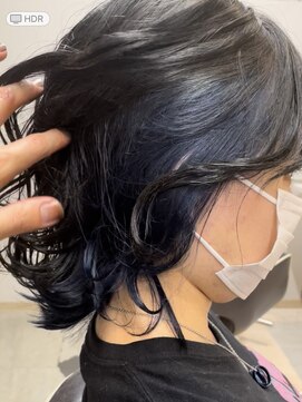 ガーリー外はねボブ×ブリーチインナーカラー《ブルー》