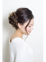 ディセンタージュ ヘアーメイク(DECENTAGE hair make) コサージュ風編み込みアップ