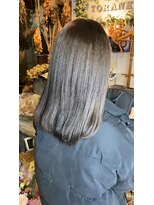 トランク(ToRank)&nbsp;【ToRank】大人かわいい切りっぱなしロングアッシュ