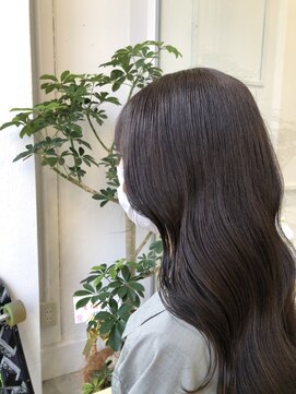 ラフランクリー(la frankly) 20代30代/大人かわいい/透明感ショート/レイヤースタイル