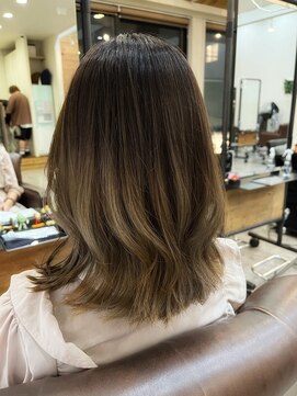 ネウィサリュー 立川(newi saLyu) グラデーションカラー/ペールベージュ/くびれヘア