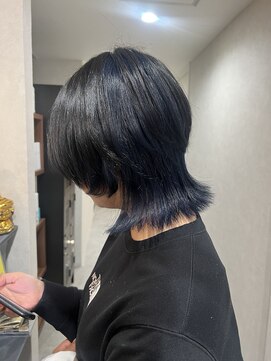 ニィ(2iee.) ウルフカット