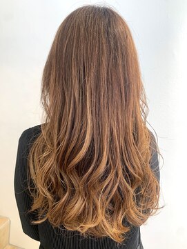 バズ(BUZZ) ハイライトたっぷりのベージュ系カラー（BUZZさの）