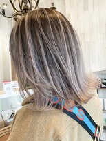 リード バイ ラグーン(LEAD by LAGOON)&nbsp;ミルクティーベージュダブルカラーハイライトバレイヤージュ